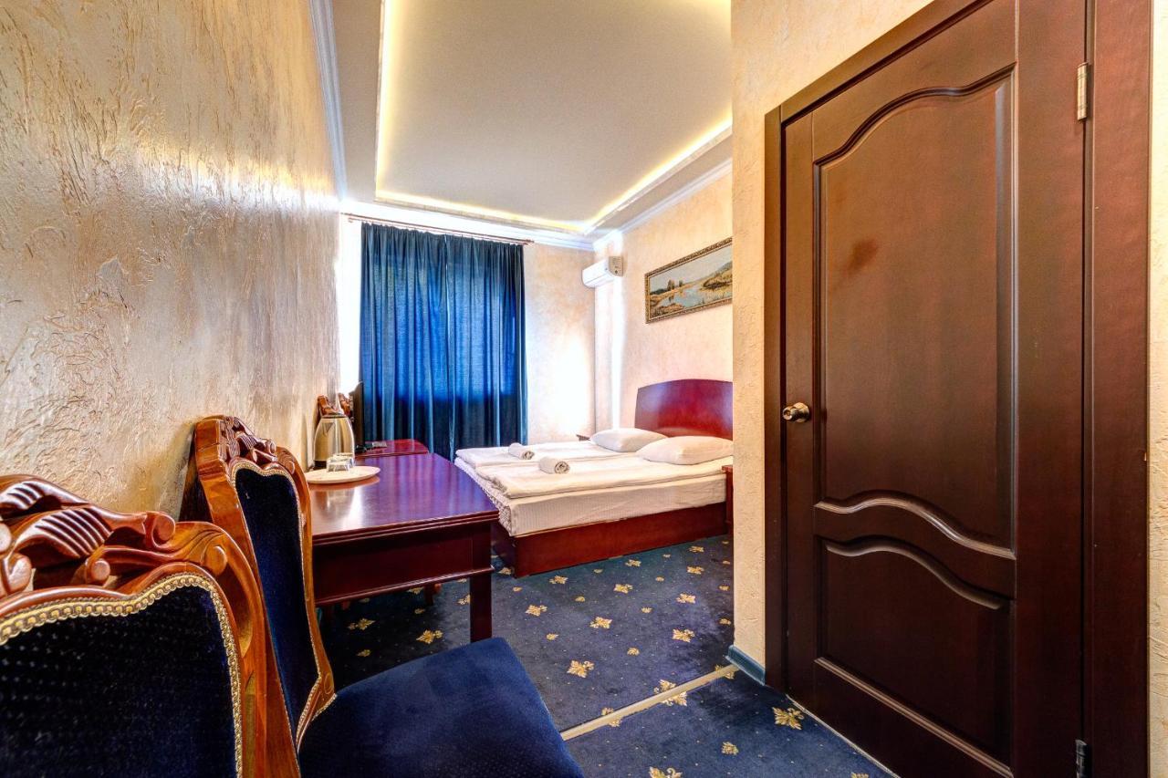 Hotel Kiev Lomakin Eksteriør billede
